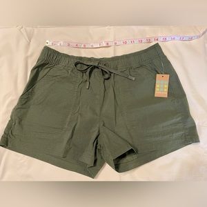 NWT Title nine scout riptstop shorts